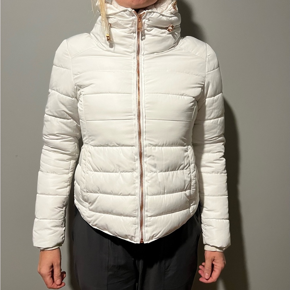 Zara White Hooded Quilted Puffer Jacket